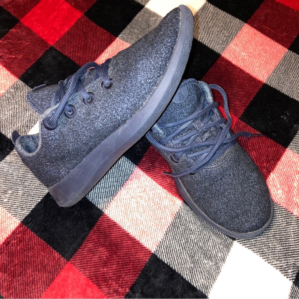 Allbirds Merino Wool Runners Natural Navy Blue Women’s Size WR W9 Shoes 0519 NV1